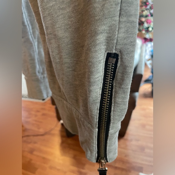 Armani Exchange Men’s Large Ombré Drop Crotch Joggers - Zip Pockets/Ankle - Picture 7 of 10